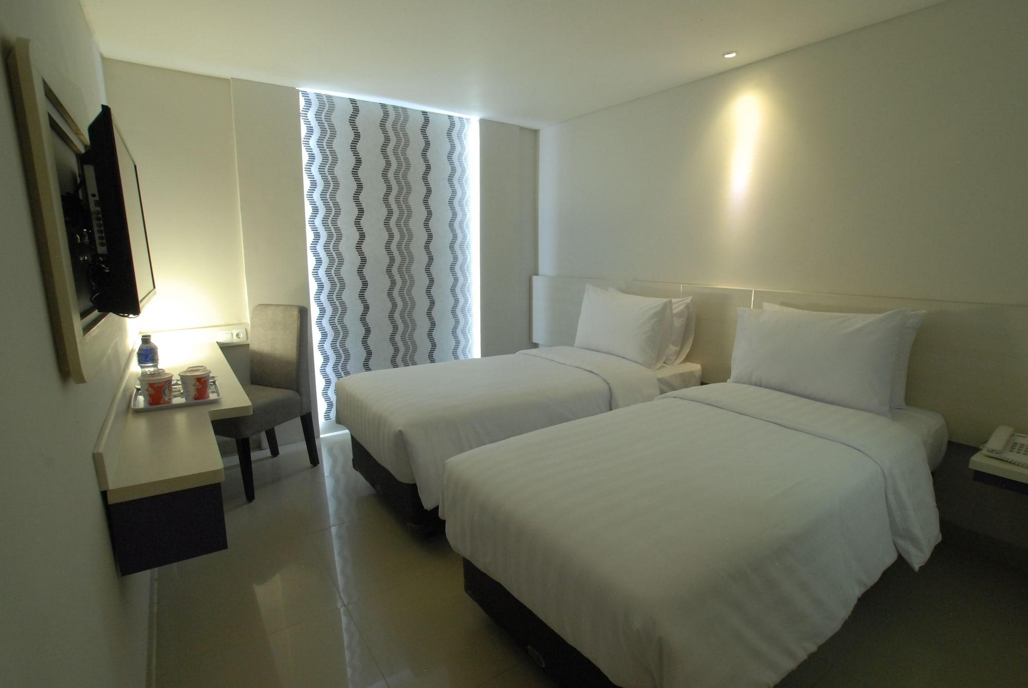 Vio Hotel Veteran Bandung Esterno foto