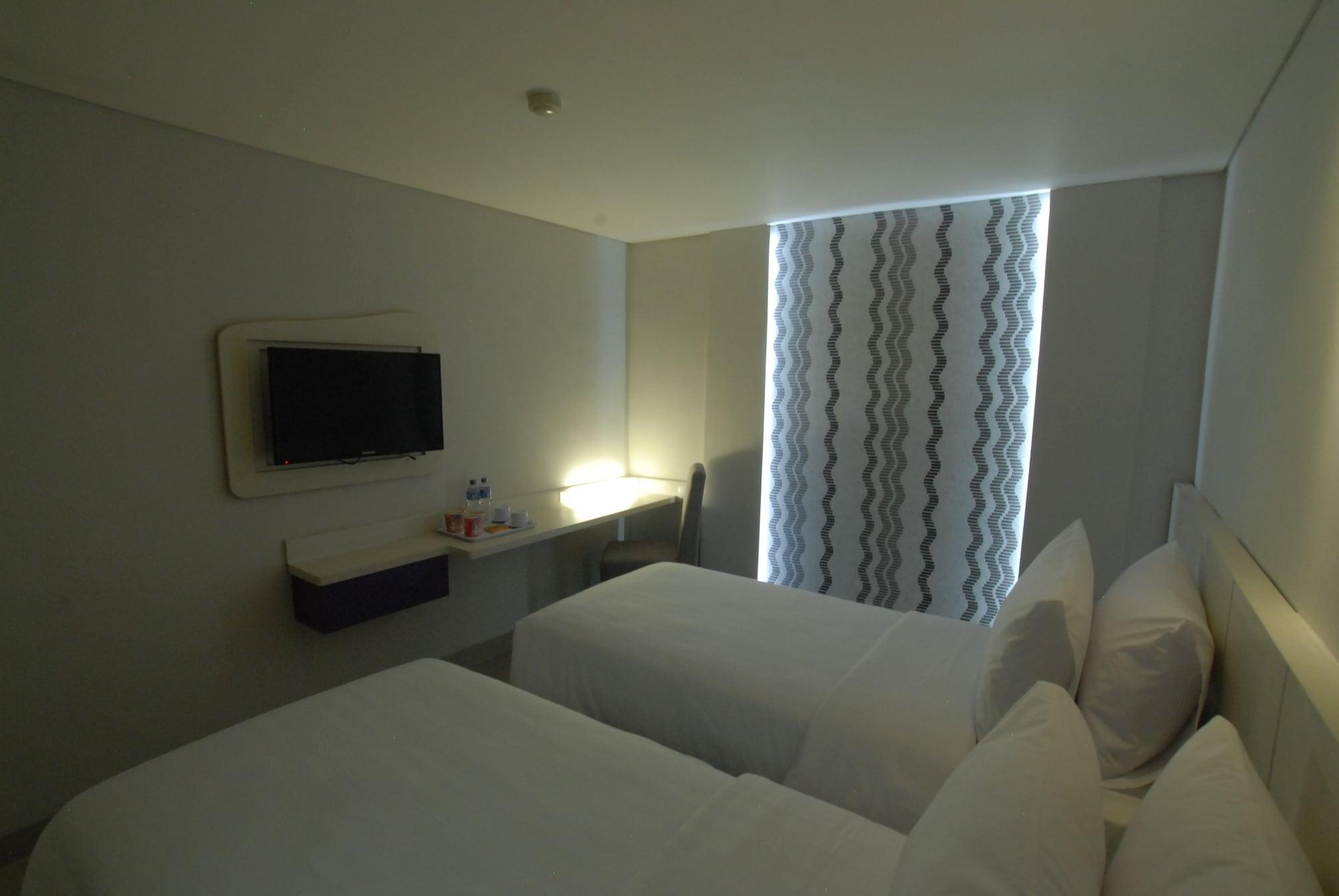 Vio Hotel Veteran Bandung Esterno foto