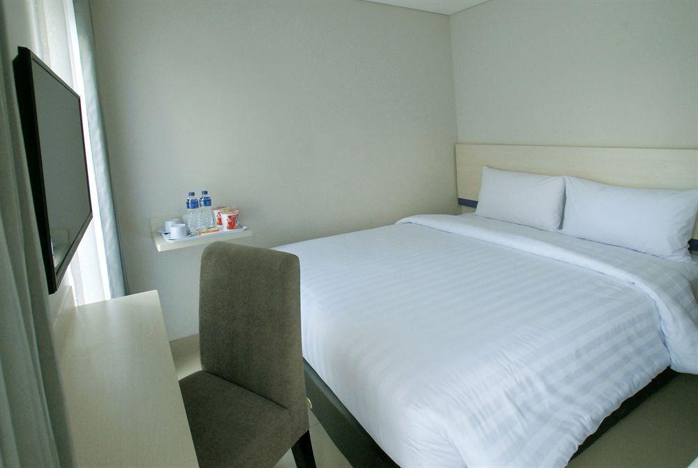 Vio Hotel Veteran Bandung Esterno foto