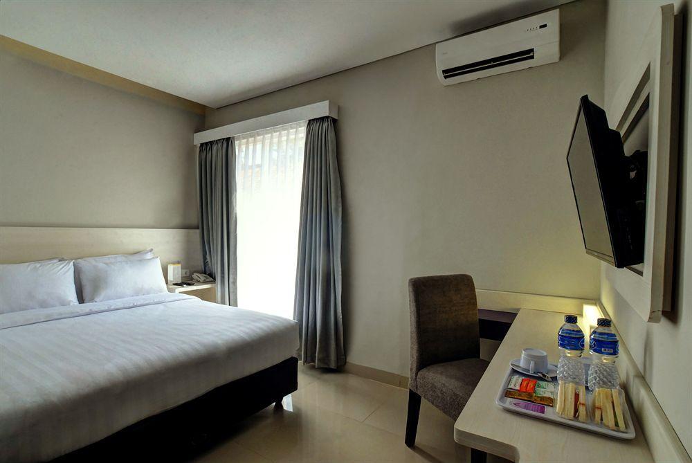 Vio Hotel Veteran Bandung Esterno foto