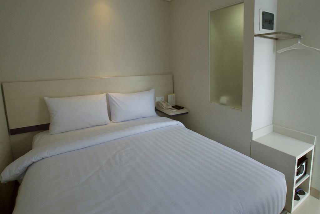 Vio Hotel Veteran Bandung Esterno foto